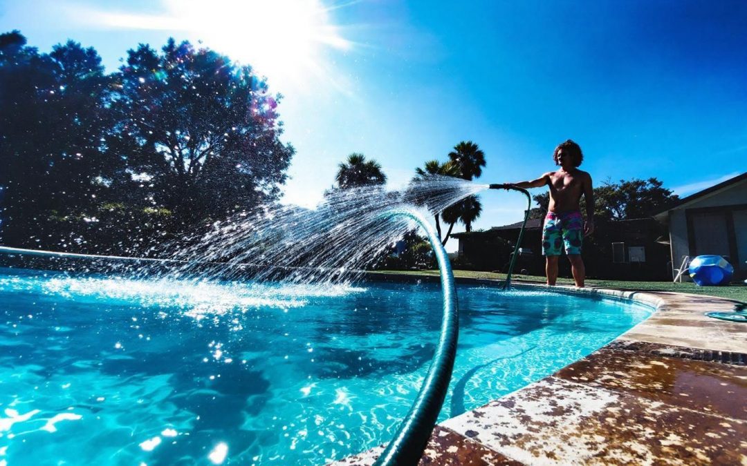 Comment remplir une piscine rapidement : guide complet et conseils pratiques