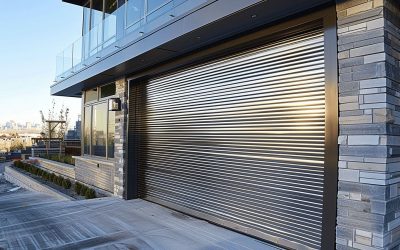 Rideau métallique sur mesure pour porte de garage – livraison rapide, fabrication personnalisée