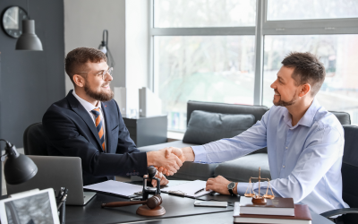 Rôle du notaire : de la promesse de vente à l&rsquo;acte authentique, tout savoir